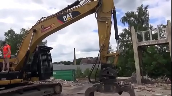 Anorexic! Hungerhaken auf Bagger durchgefickt!