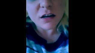 Methed out blonde fucking pussy with beads