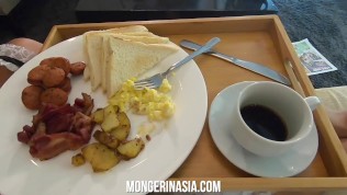 Sexy Skinny Asian Maid Morning Creampie