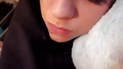 Skinny babe bating on cam