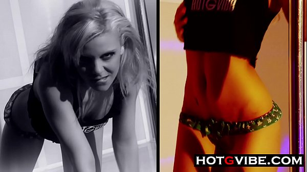 Teen Blonde Shows Off Her SQUIRTING Pussy