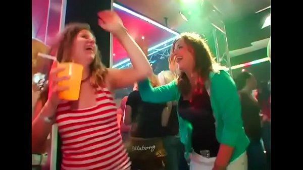 Tons of oral-stimulation from blondes