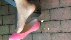 Guyanese woman flats dangle