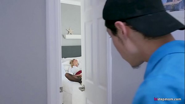 You’re gonna make me a really happy StepMom! – Alexis Fawx and Juan El Caballo Loco