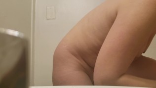 CRAZY spy cam on canadian 18 year old roommate WOAH nice pussy