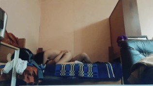 SE PONE NERVIOSA AL INICIO Y TIENE MIEDO QUE SU NOVIO SE ENTERE